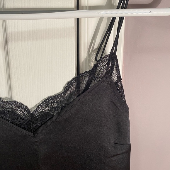 Brand new Abercrombie satin tank top w/lace trim - Picture 2 of 3